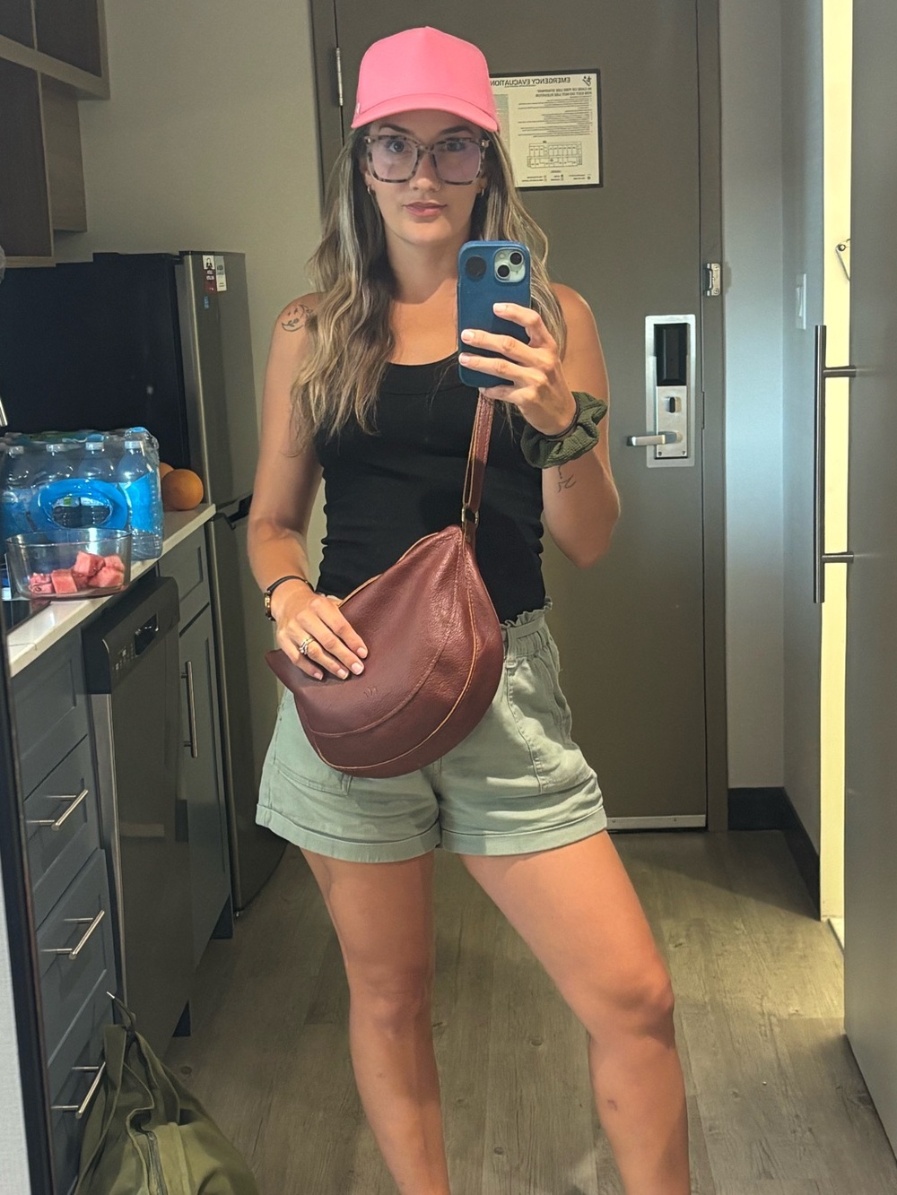 Portland leather Large Koala sling bag in Nutmeg